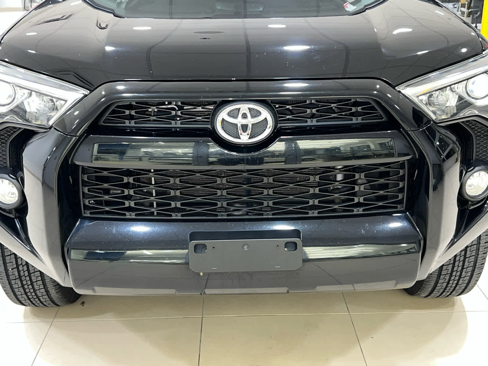 Used 2016 Toyota 4Runner SR5 Premium w/ Convenience Package image 4