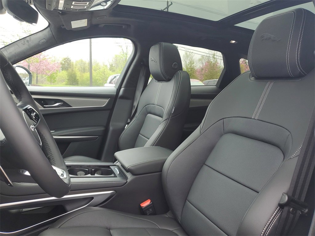 New 2026 Jaguar F-PACE R-Dynamic S image 11
