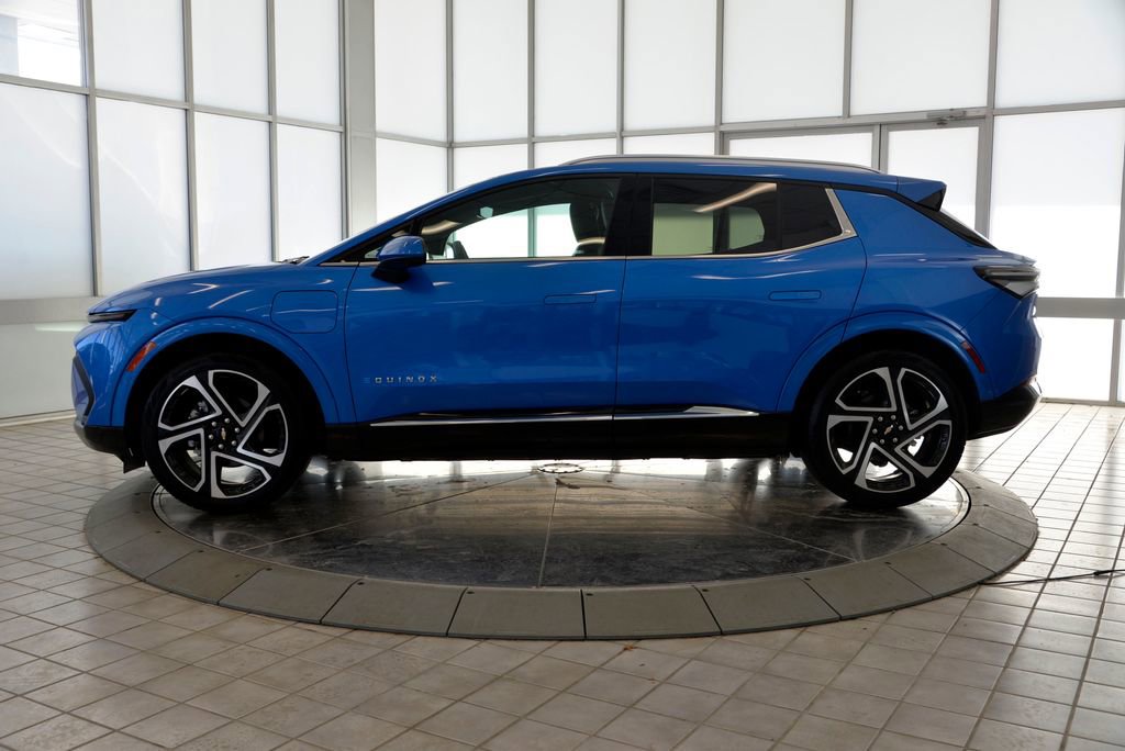 Used 2025 Chevrolet Equinox EV LT w/ Convenience Package II image 5