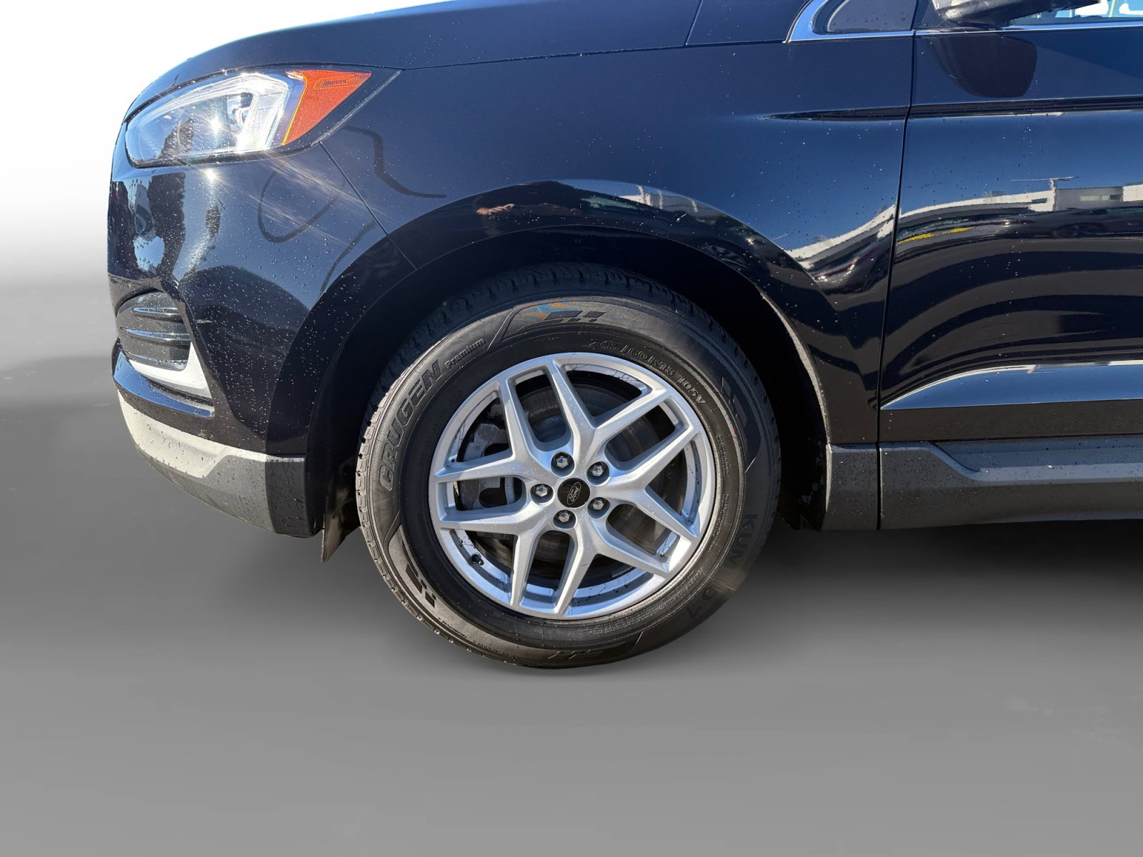 Used 2024 Ford Edge SEL image 9