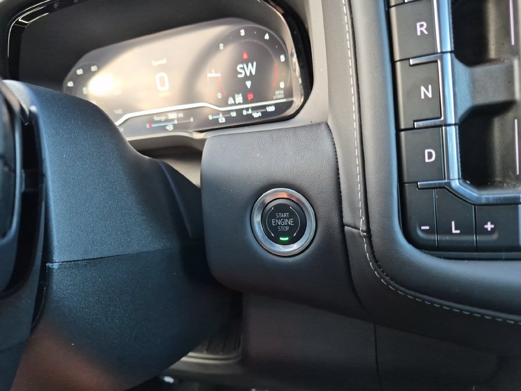 Used 2024 GMC Yukon XL Denali Ultimate AWD/4WD image 25