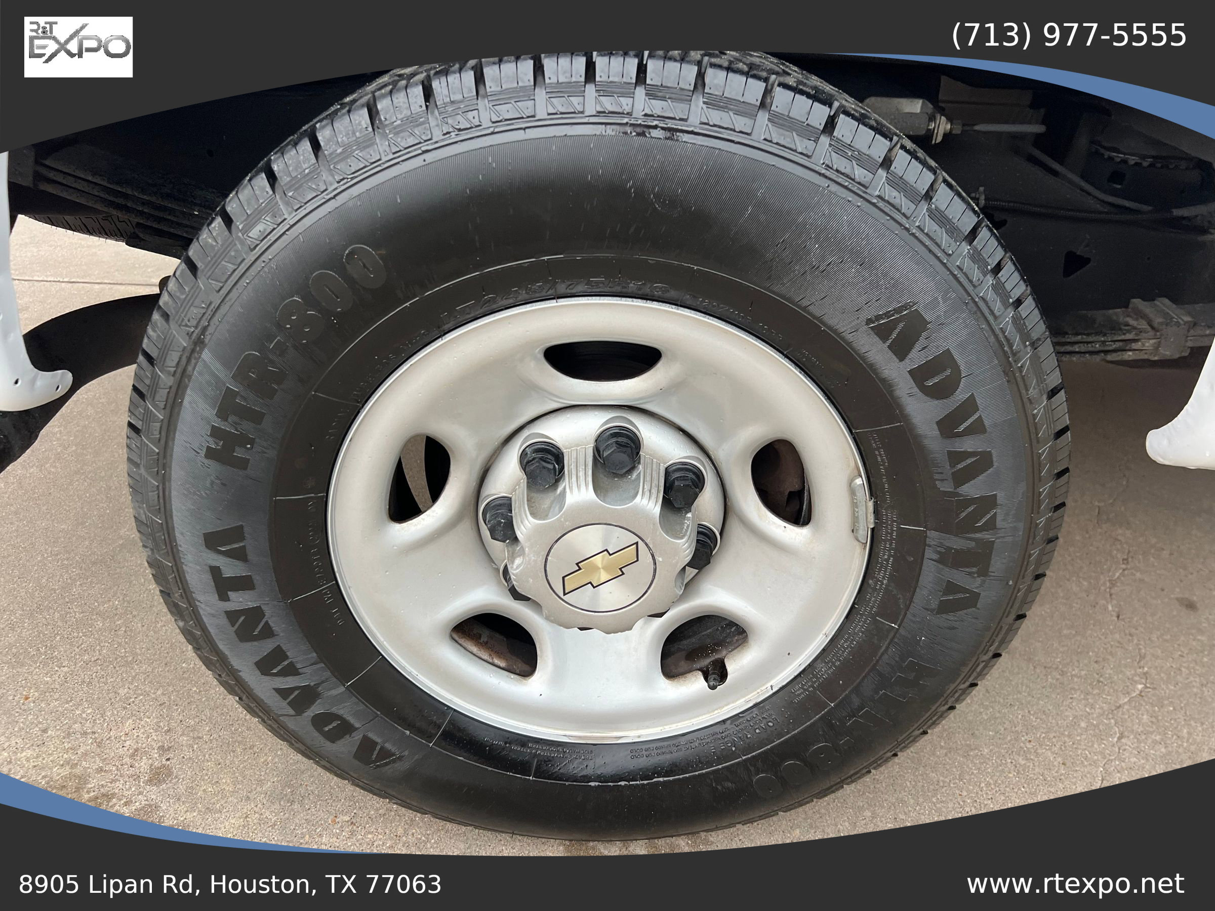 Used 2021 Chevrolet Express 2500 w/ Driver Convenience Package image 10