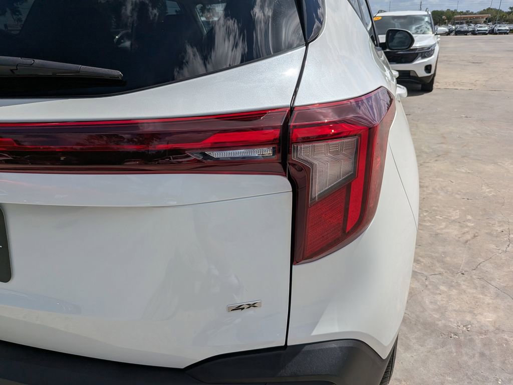 Certified 2025 Kia Seltos LX AWD/4WD image 11