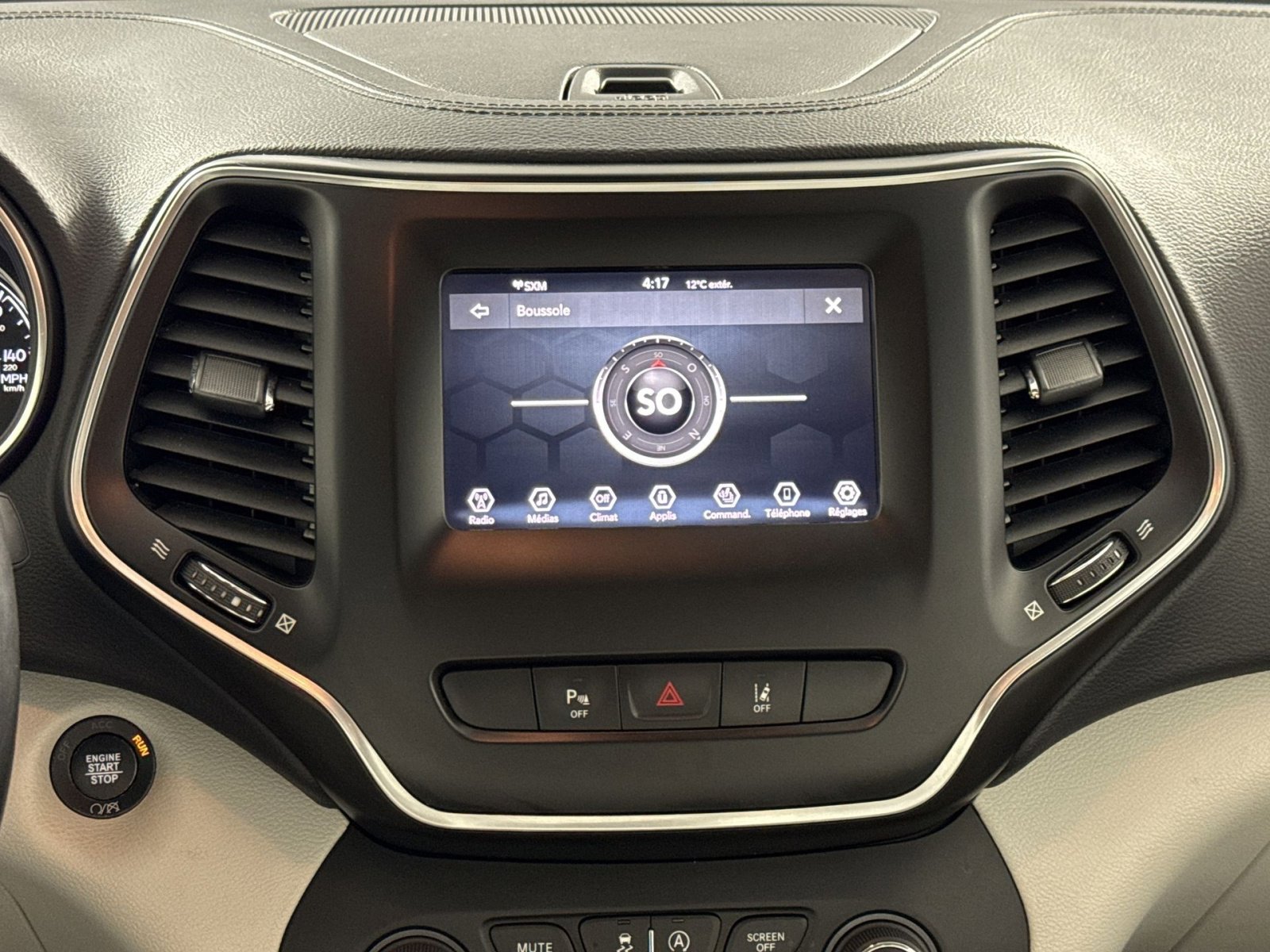 Used 2020 Jeep Cherokee Latitude Lux w/ Comfort/Convenience Group AWD/4WD image 20