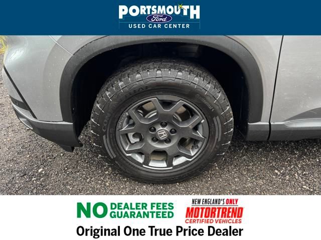 Used 2025 Honda Pilot TrailSport image 32