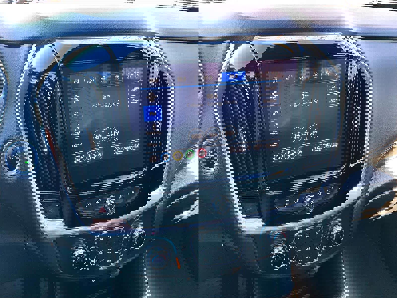 Used 2023 Chevrolet Traverse LT image 27