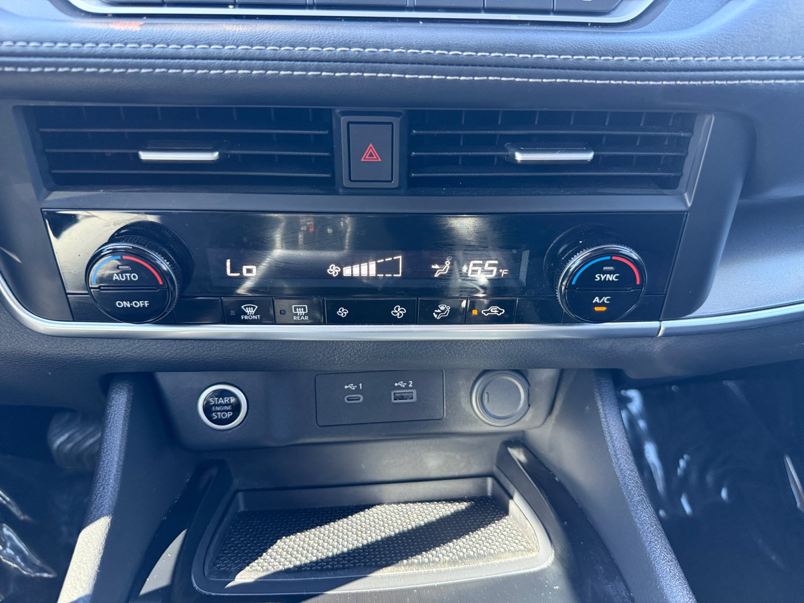 Used 2023 Nissan Rogue SV FWD image 13