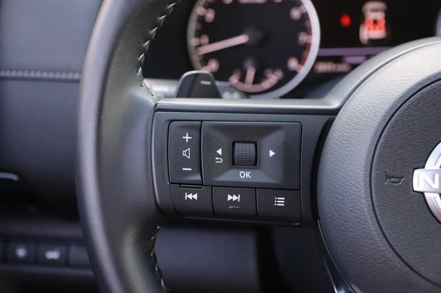 Certified 2025 Nissan Pathfinder SV w/ SV Premium Package FWD image 14