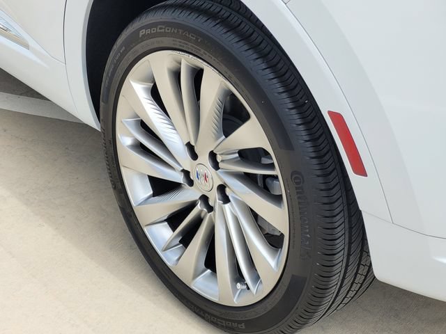 Used 2025 Buick Envision Avenir AWD/4WD image 8
