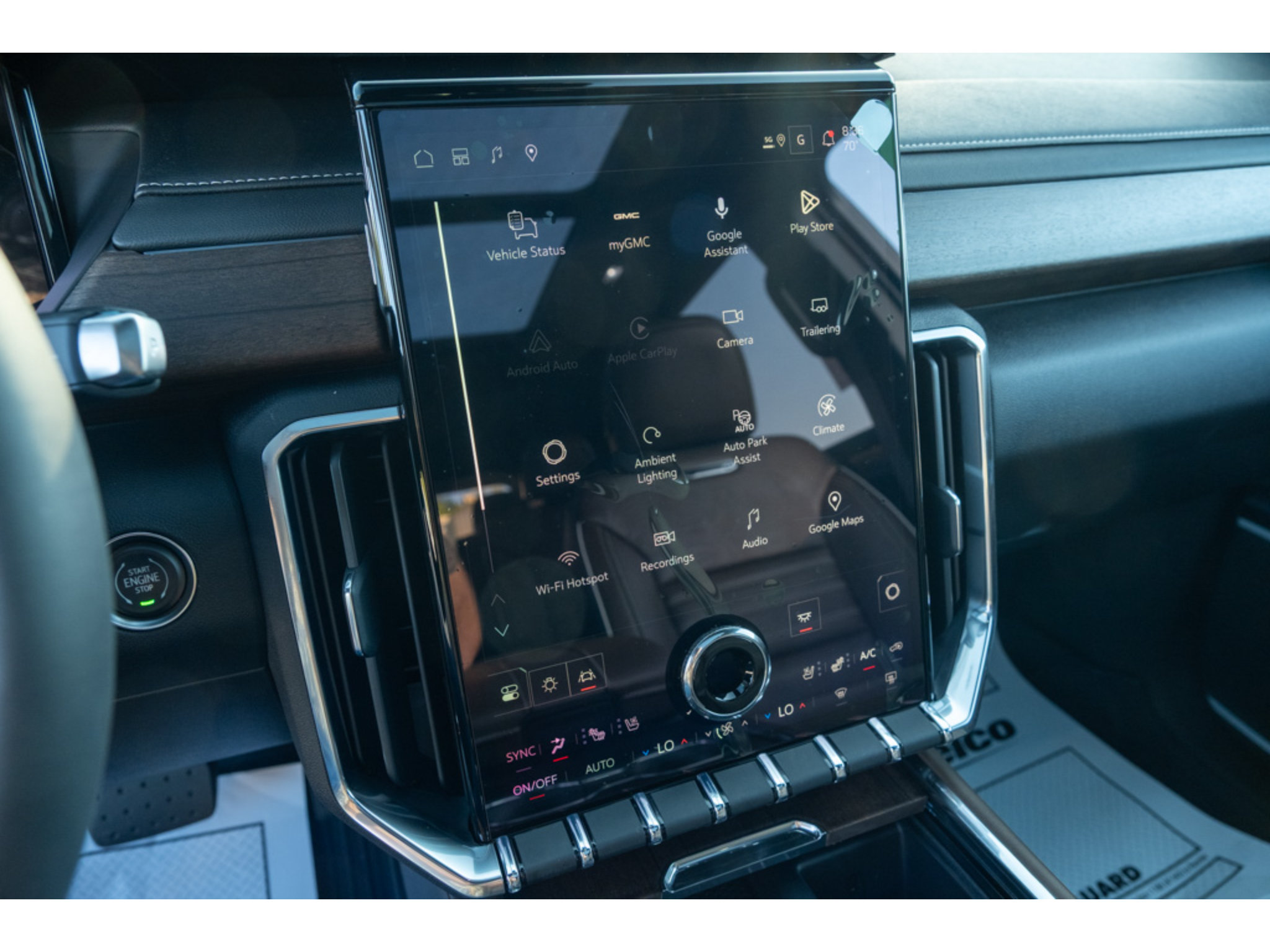New 2027 GMC Acadia Denali Ultimate w/ LPO, Black Badging Package FWD image 24