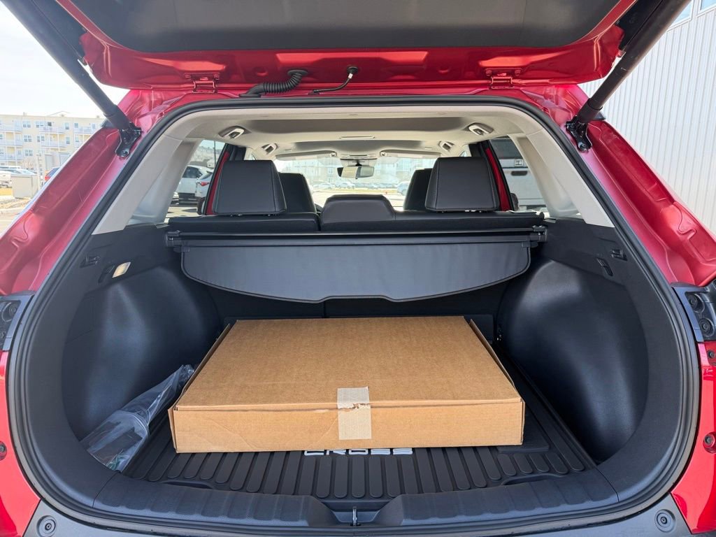 Used 2025 Toyota Corolla Cross XLE image 16