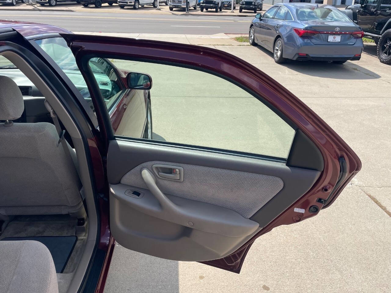 Used 2001 Toyota Camry LE image 28