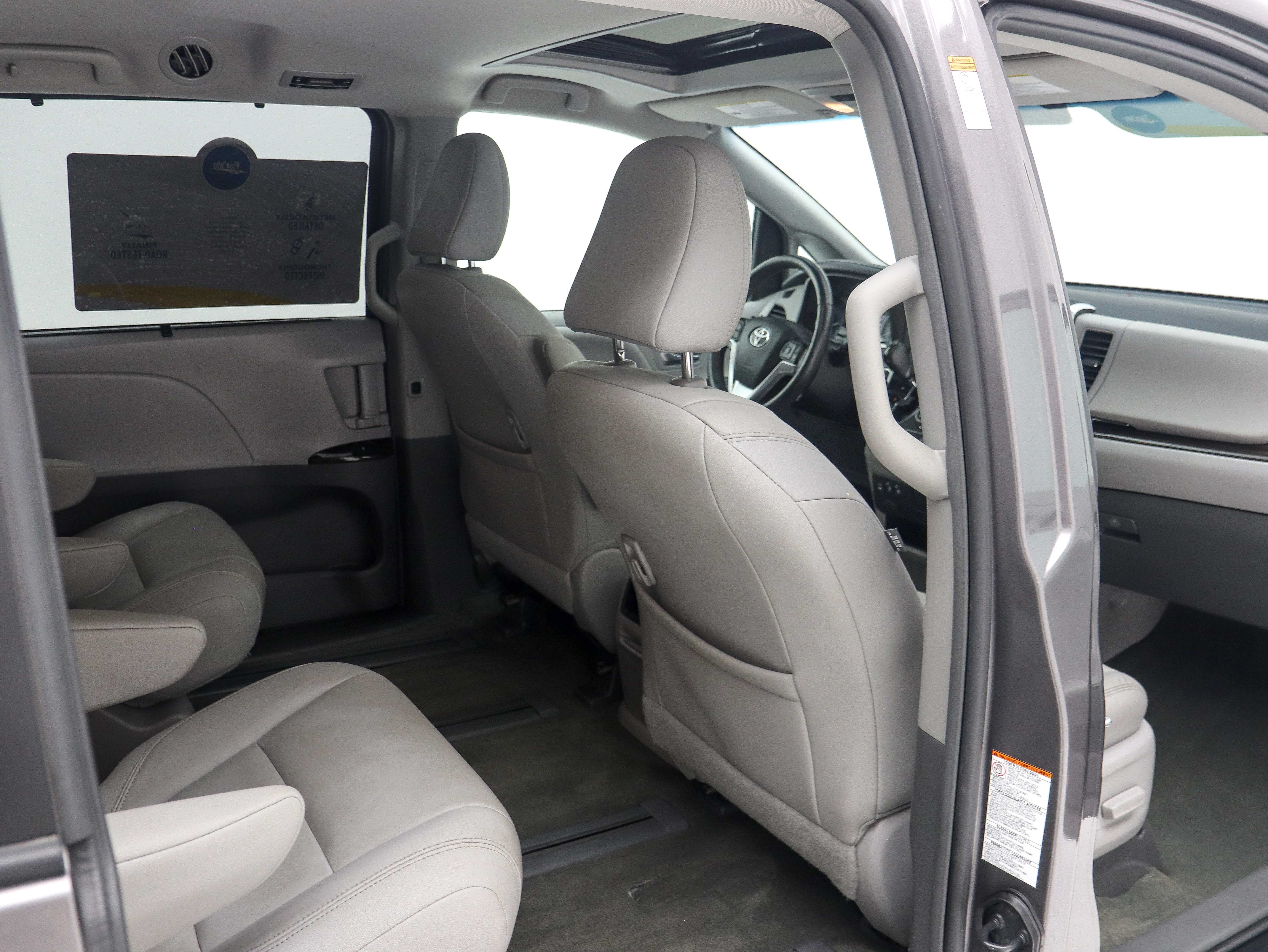Used 2017 Toyota Sienna XLE AWD/4WD image 15