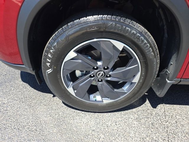 Used 2025 Nissan Rogue SV w/ SV Premium Package AWD/4WD image 9