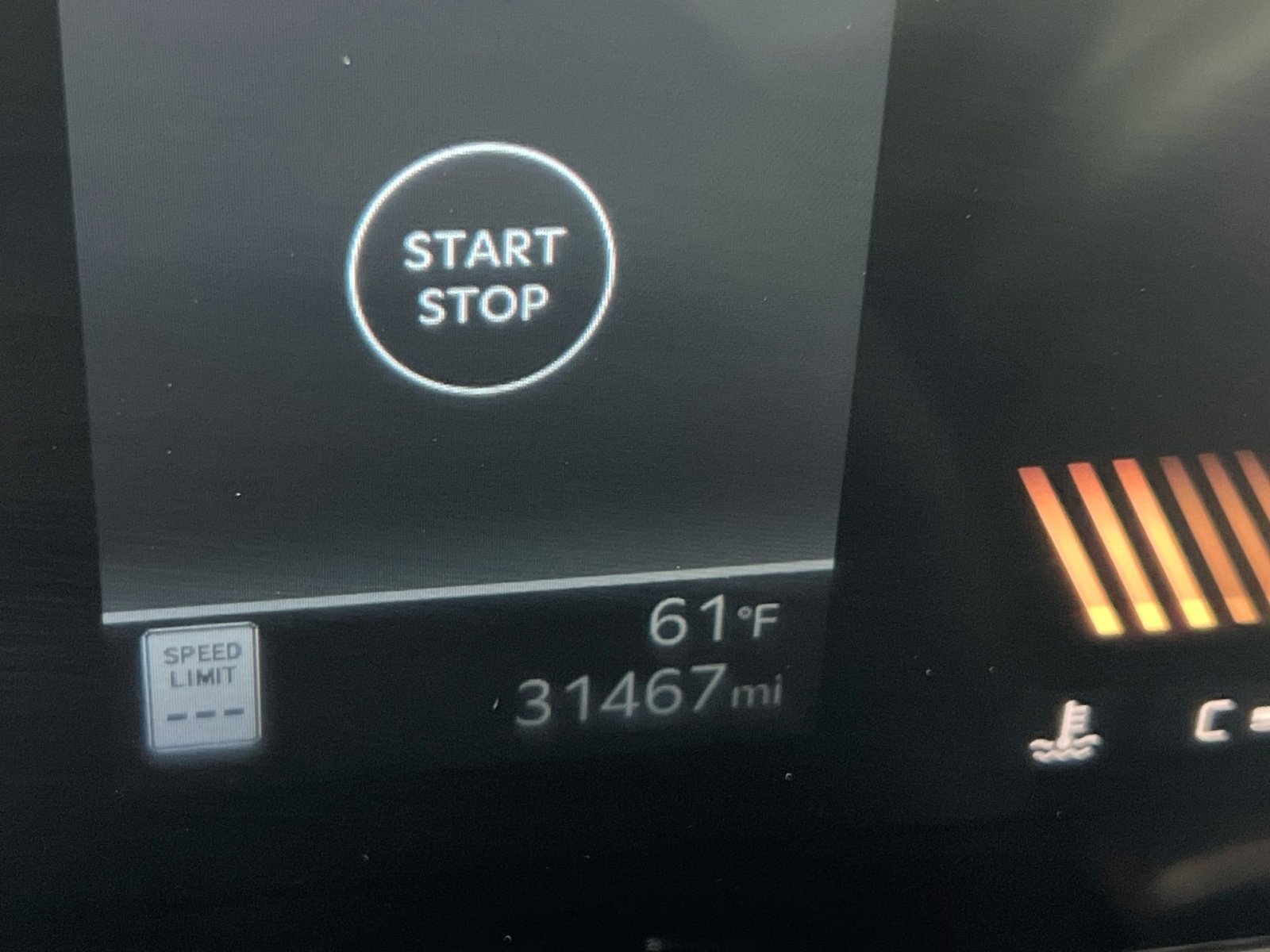 Used 2025 Kia Carnival image 29