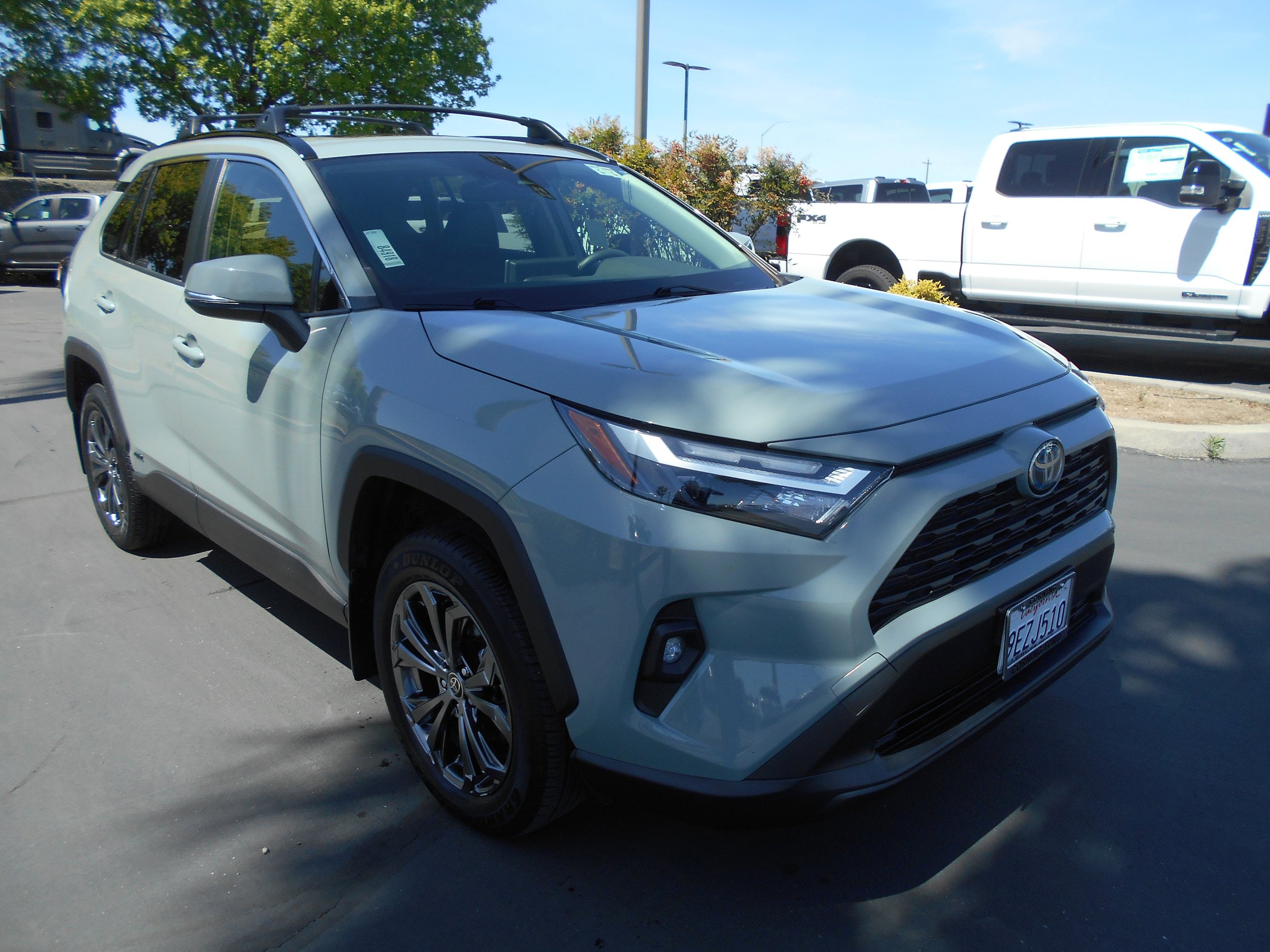 Used 2023 Toyota RAV4 XLE Premium AWD/4WD image 6