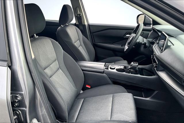 Used 2024 Nissan Rogue SV image 28