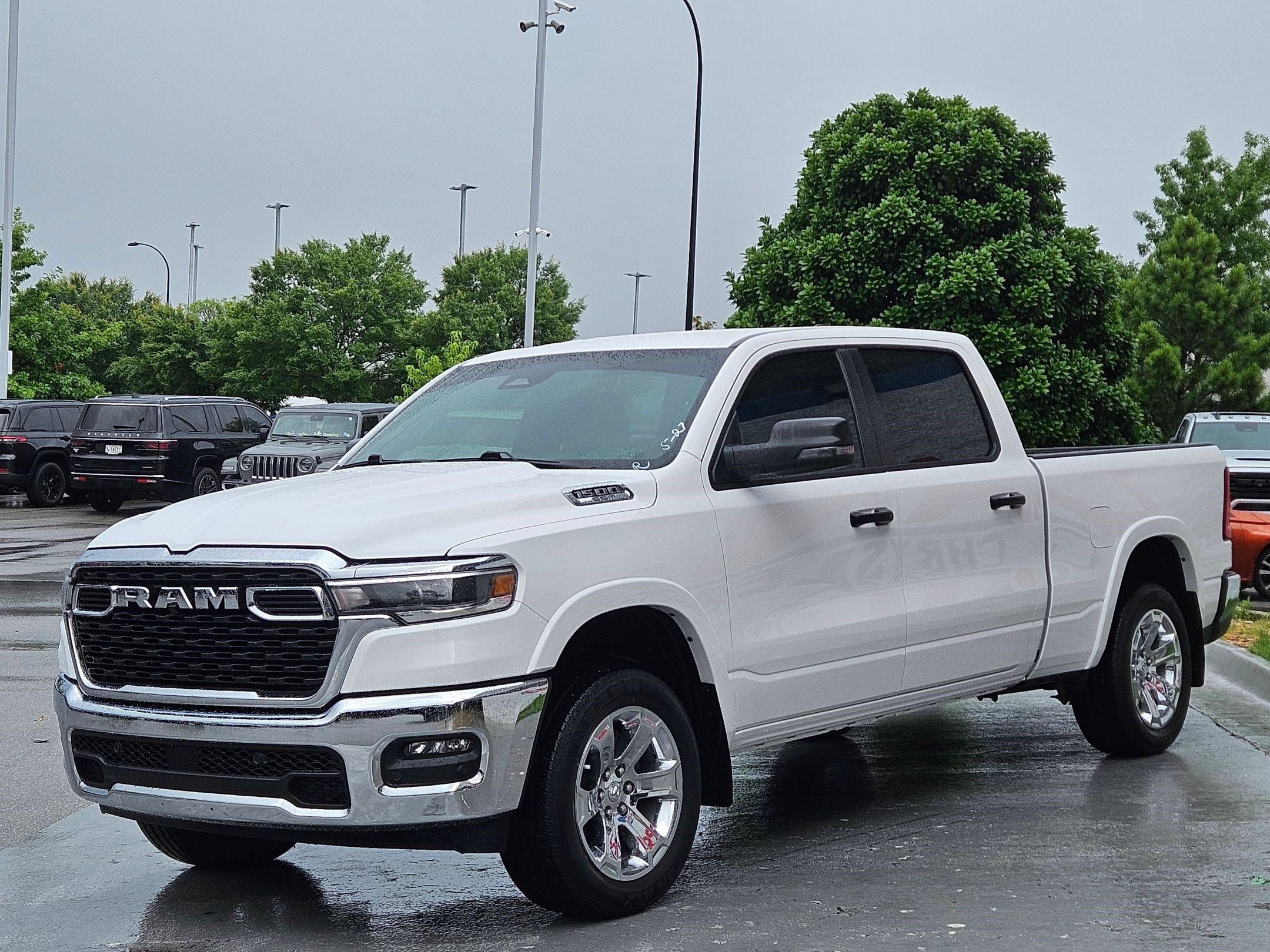 Used 2025 RAM 1500 Big Horn AWD/4WD image 3