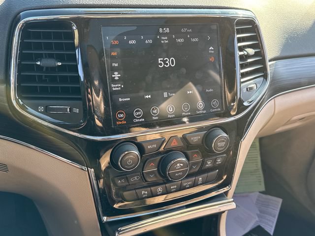 Used 2021 Jeep Grand Cherokee Limited w/ Premium Lighting Group AWD/4WD image 29