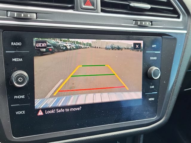 Used 2022 Volkswagen Tiguan SE AWD/4WD image 17