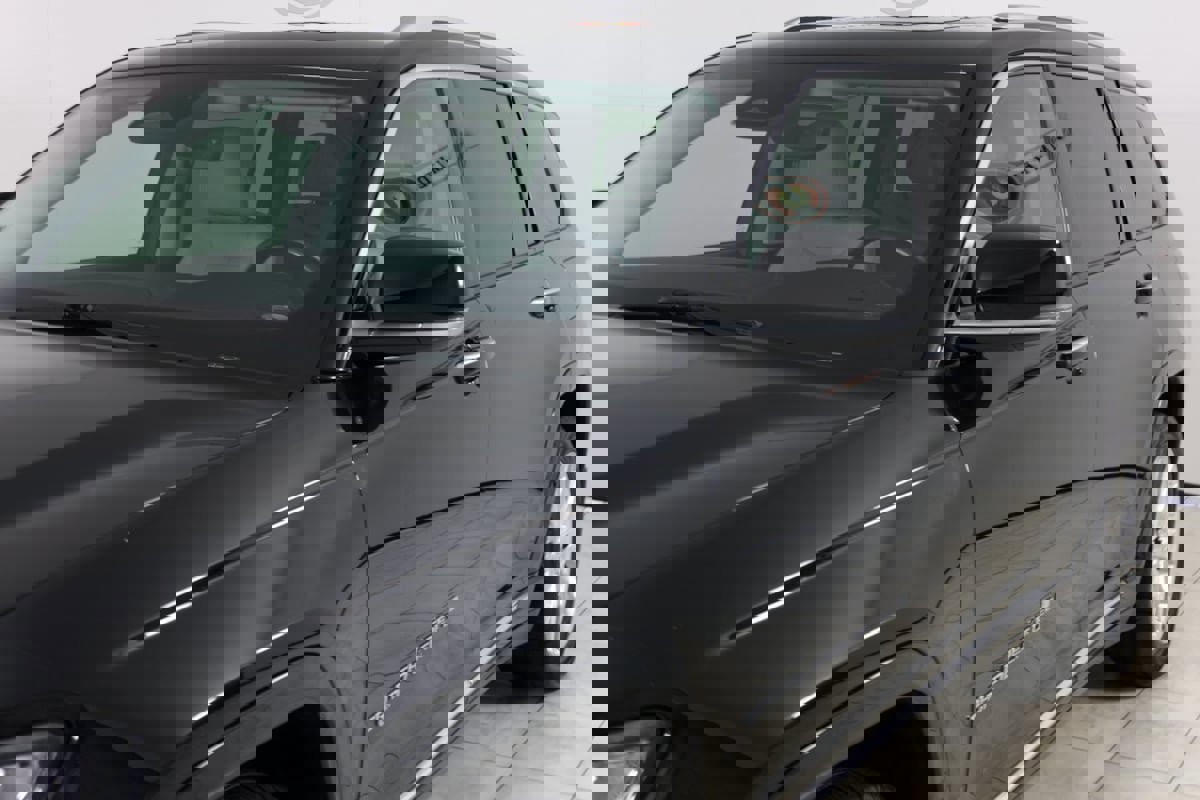 Used 2021 Jeep Grand Cherokee L Summit w/ MOPAR Finishing Package image 53