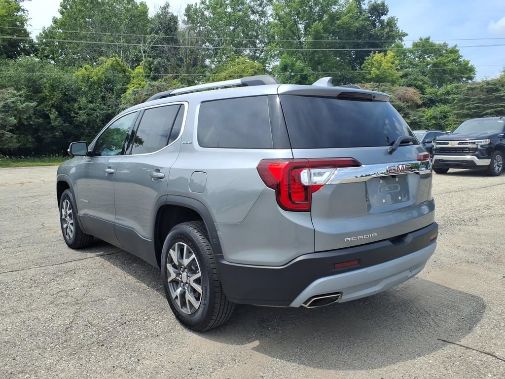 Used 2023 GMC Acadia SLE w/ Driver Convenience Package FWD image 5