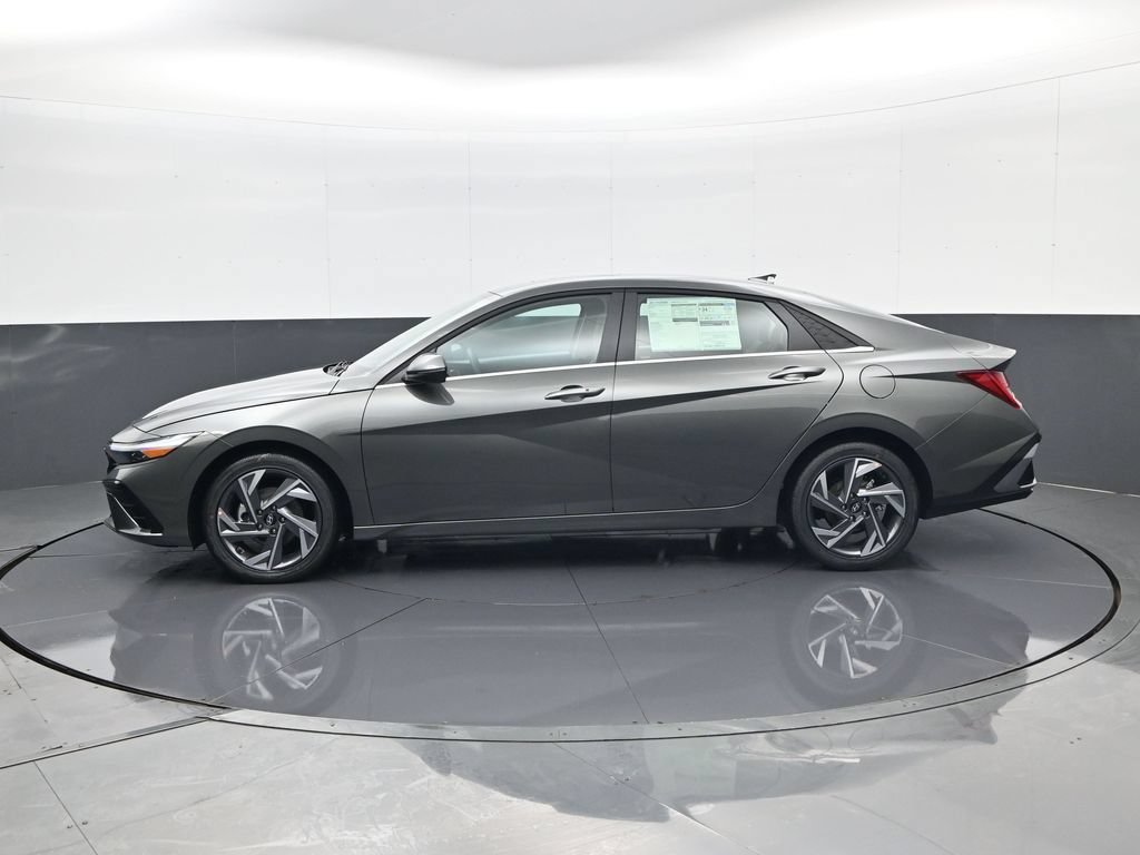 New 2026 Hyundai Elantra Limited FWD image 8