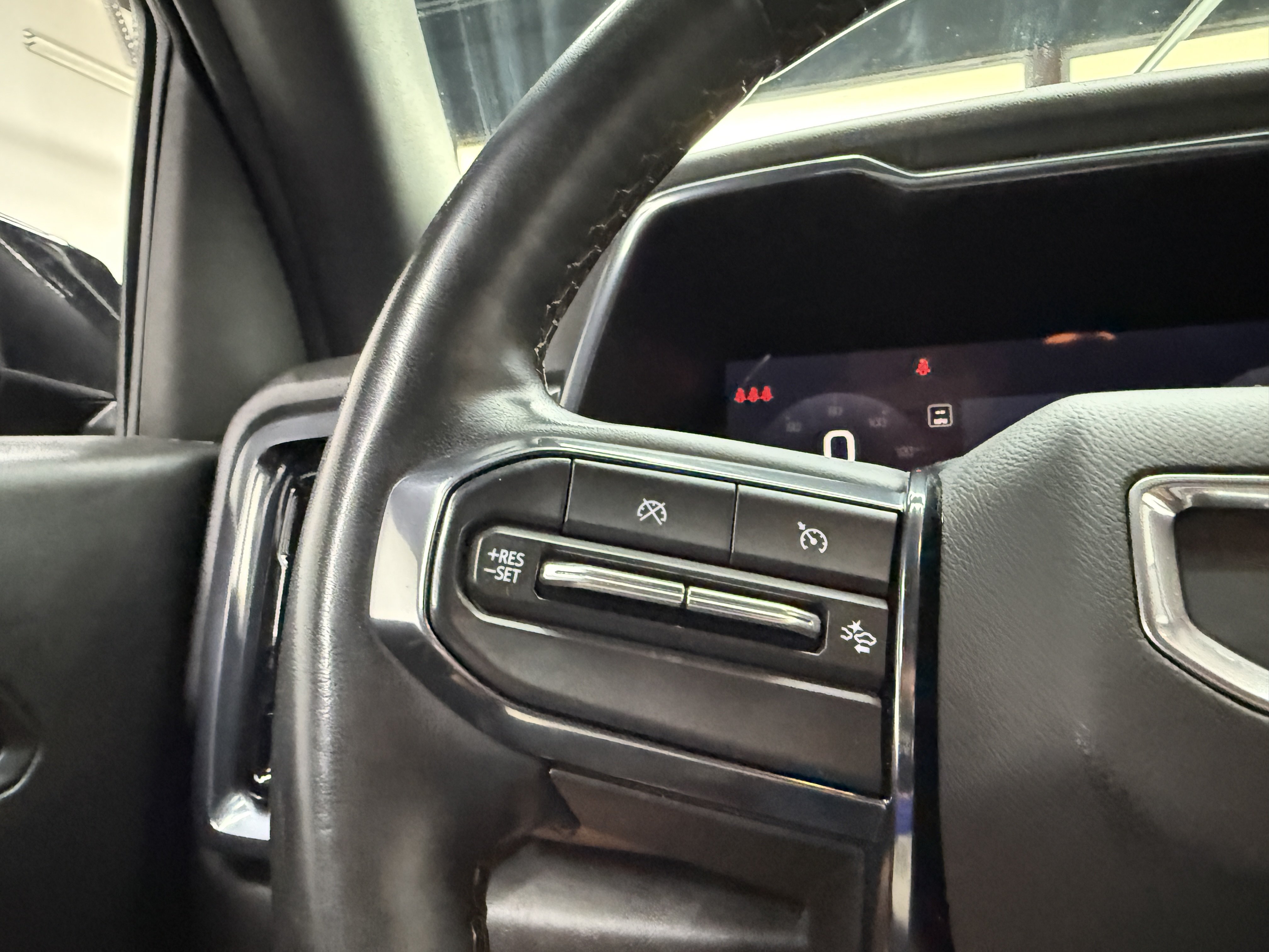 Used 2024 GMC Canyon AT4 w/ AT4 Premium Package AWD/4WD image 14