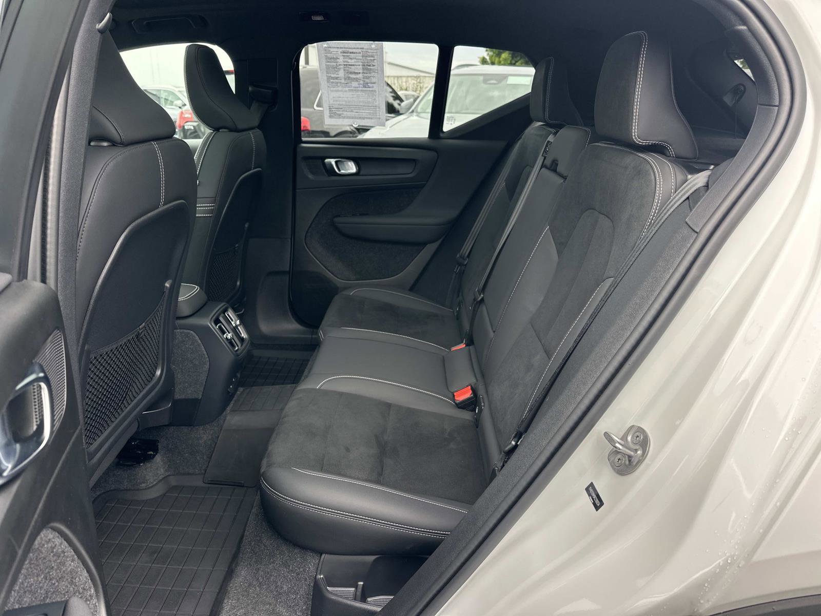 Certified 2024 Volvo XC40 Recharge Ultimate w/ Protection Package Premier image 21