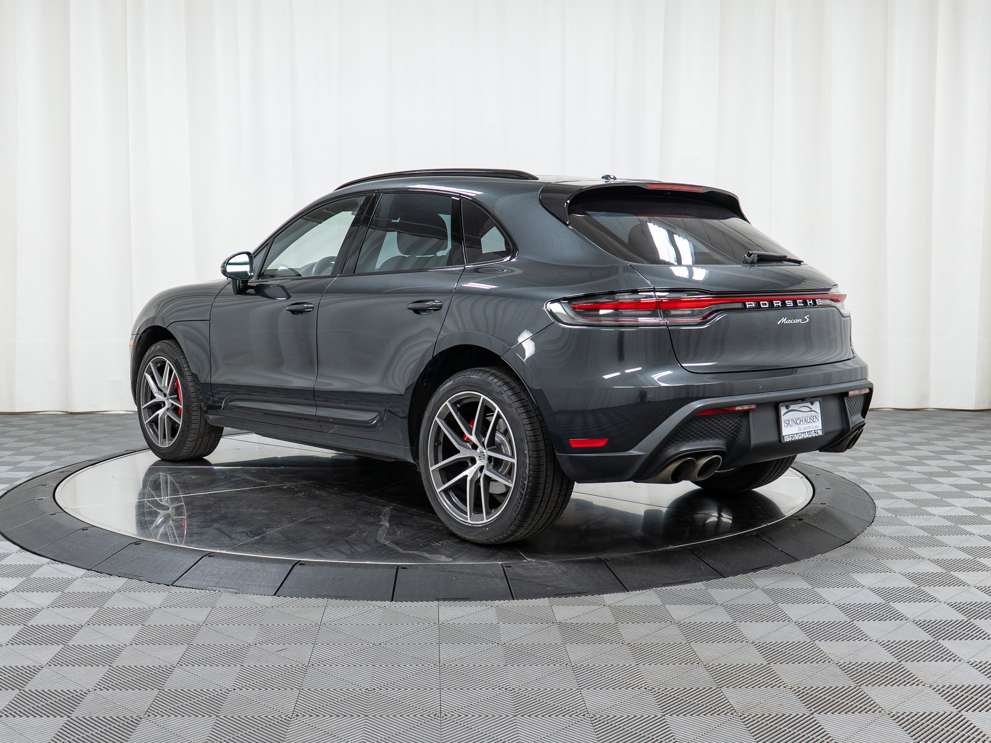 Certified 2022 Porsche Macan S AWD/4WD image 3