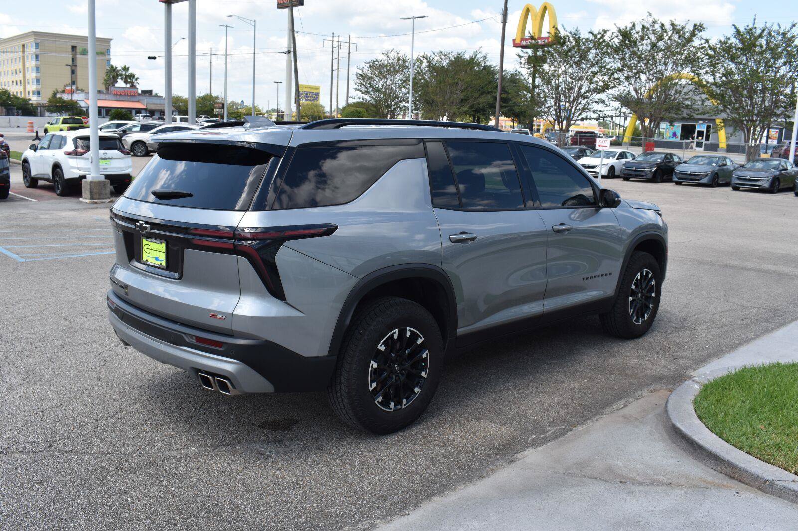 Used 2025 Chevrolet Traverse Z71 w/ Driver Confidence Package AWD/4WD image 14