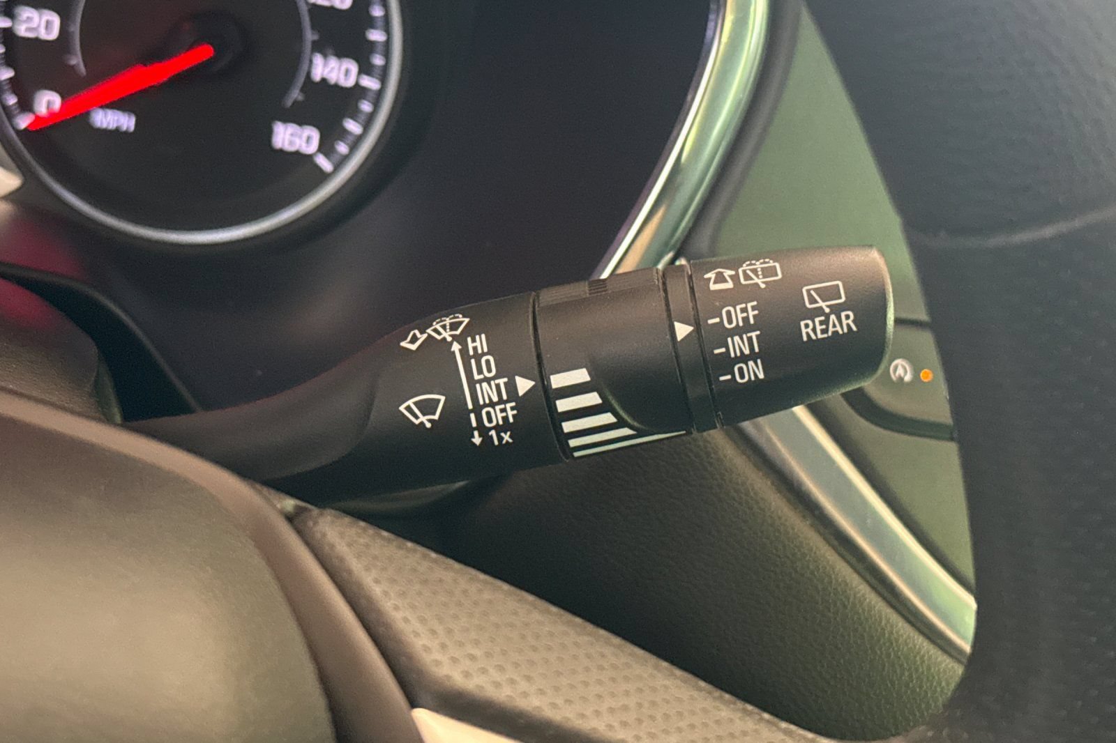 Used 2021 Chevrolet Blazer LT FWD image 34