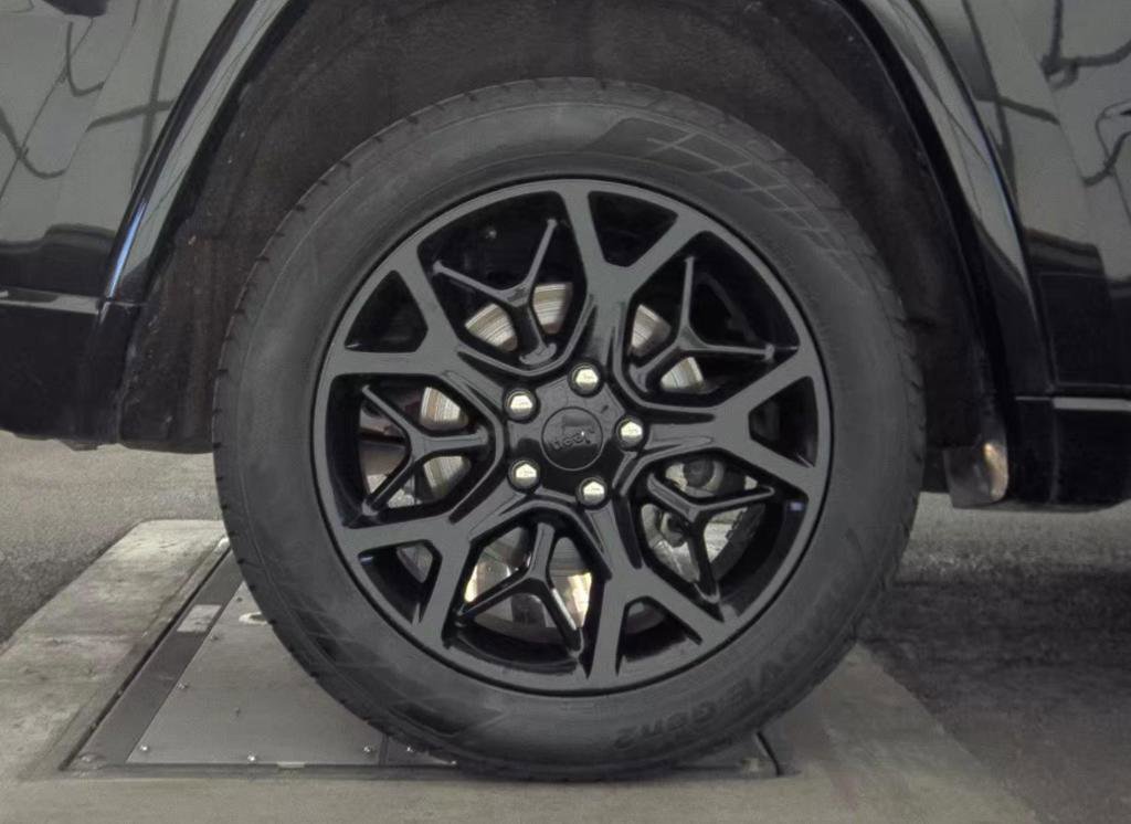 Used 2019 Jeep Grand Cherokee Overland image 18