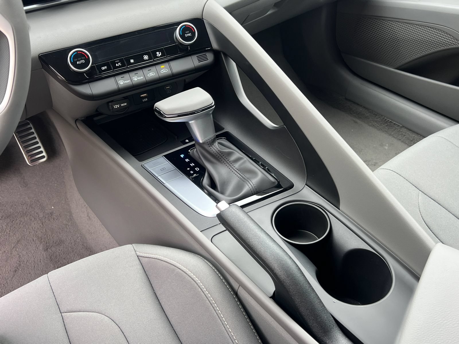 New 2026 Hyundai Elantra Sport FWD image 29