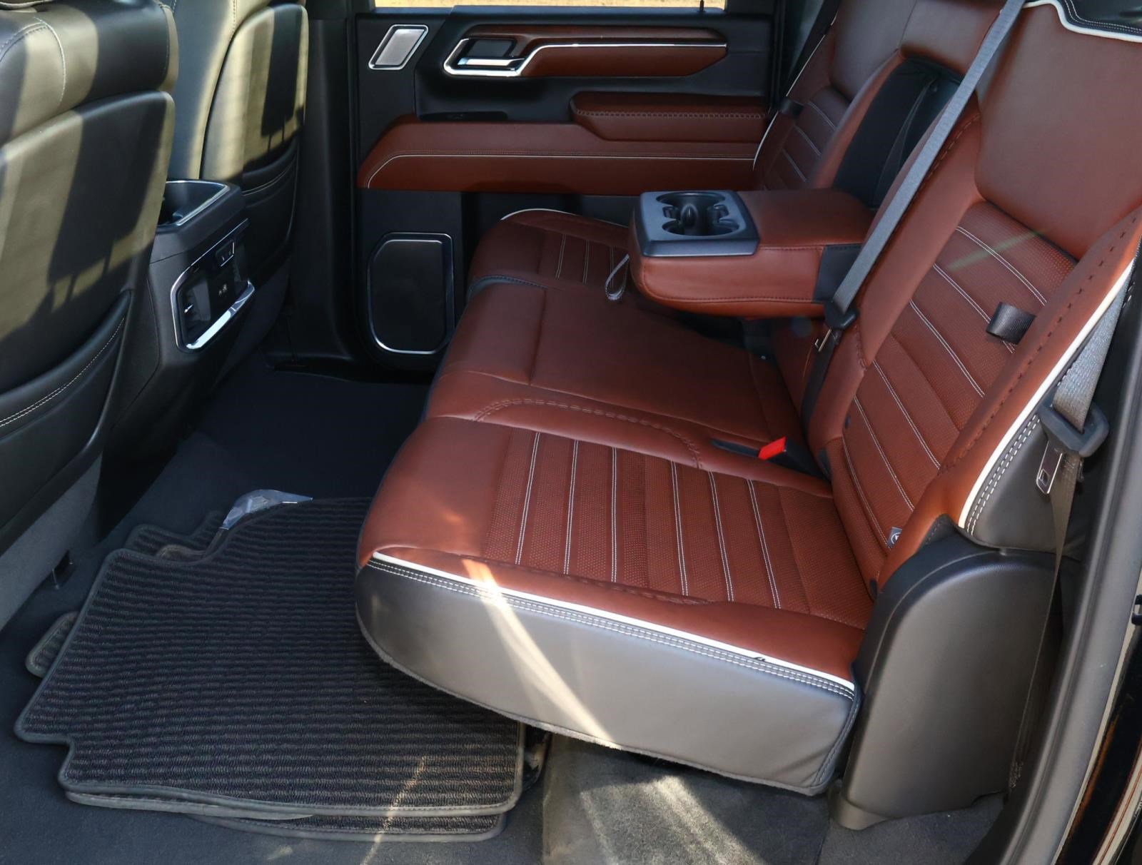 Used 2024 GMC Sierra 3500 Denali Ultimate image 22