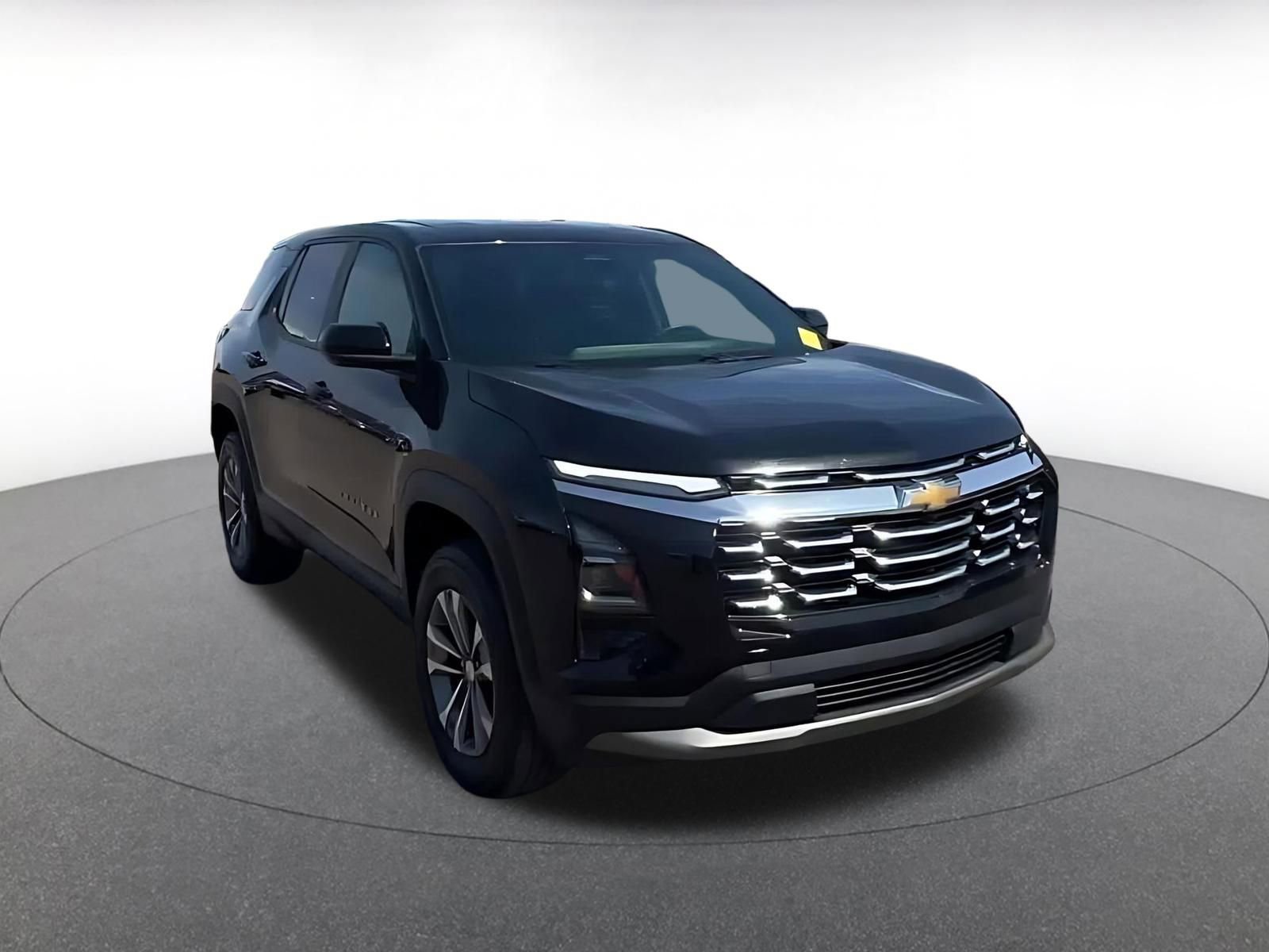 Used 2025 Chevrolet Equinox LT image 3