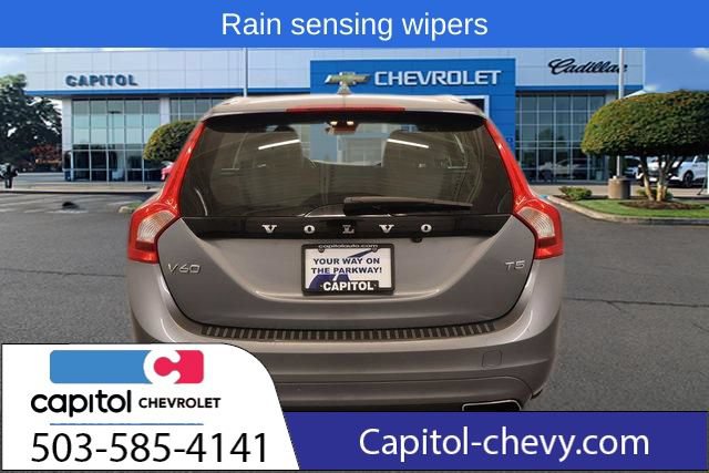Used 2017 Volvo V60 T5 Premier w/ Convenience Package FWD image 4