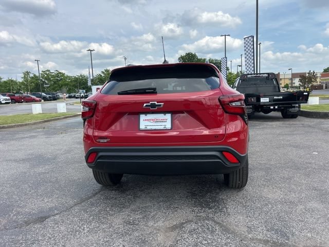 New 2026 Chevrolet Trax LT w/ Midnight Edition FWD image 4