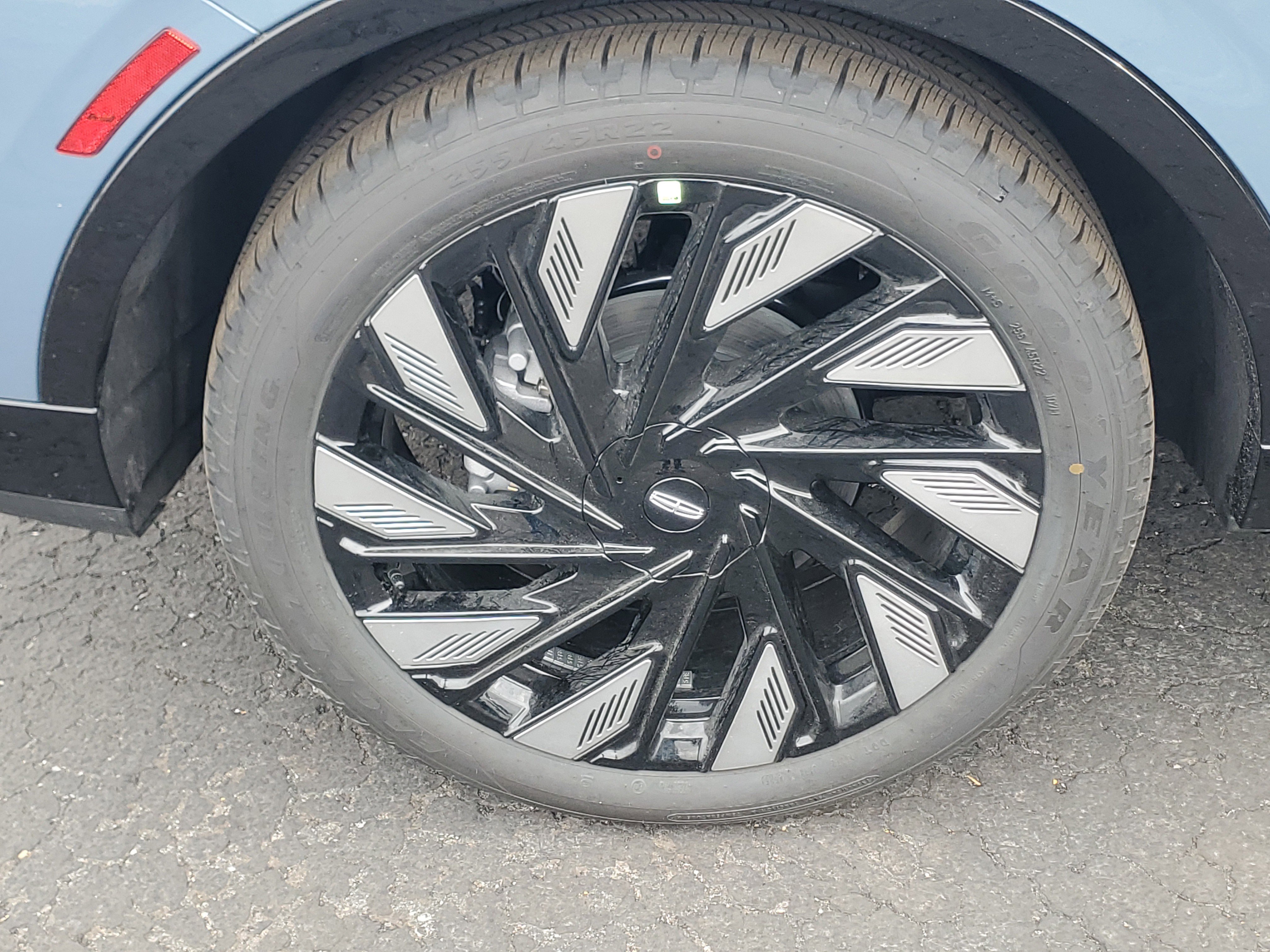 New 2026 Lincoln Nautilus Reserve w/ Jet Appearance Package image 5