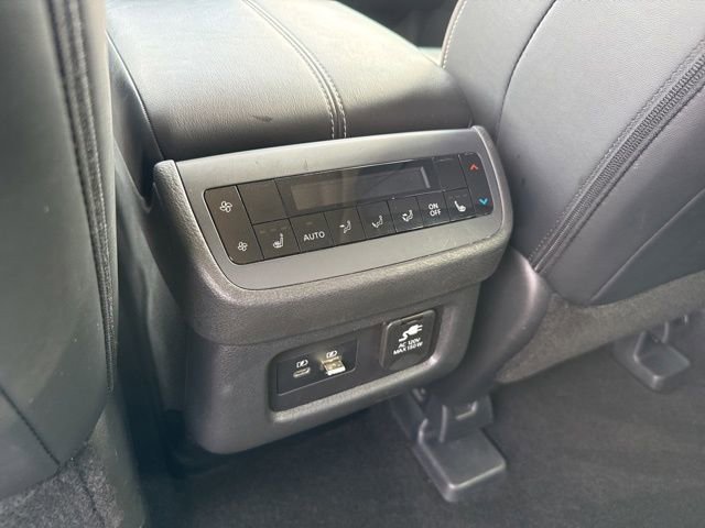 Used 2024 Nissan Pathfinder Platinum image 18