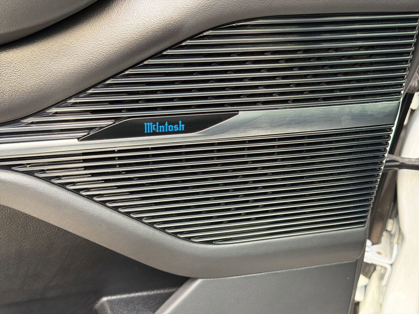 Used 2024 Jeep Grand Wagoneer L Series II w/ Quick Order Packagew 28T image 19