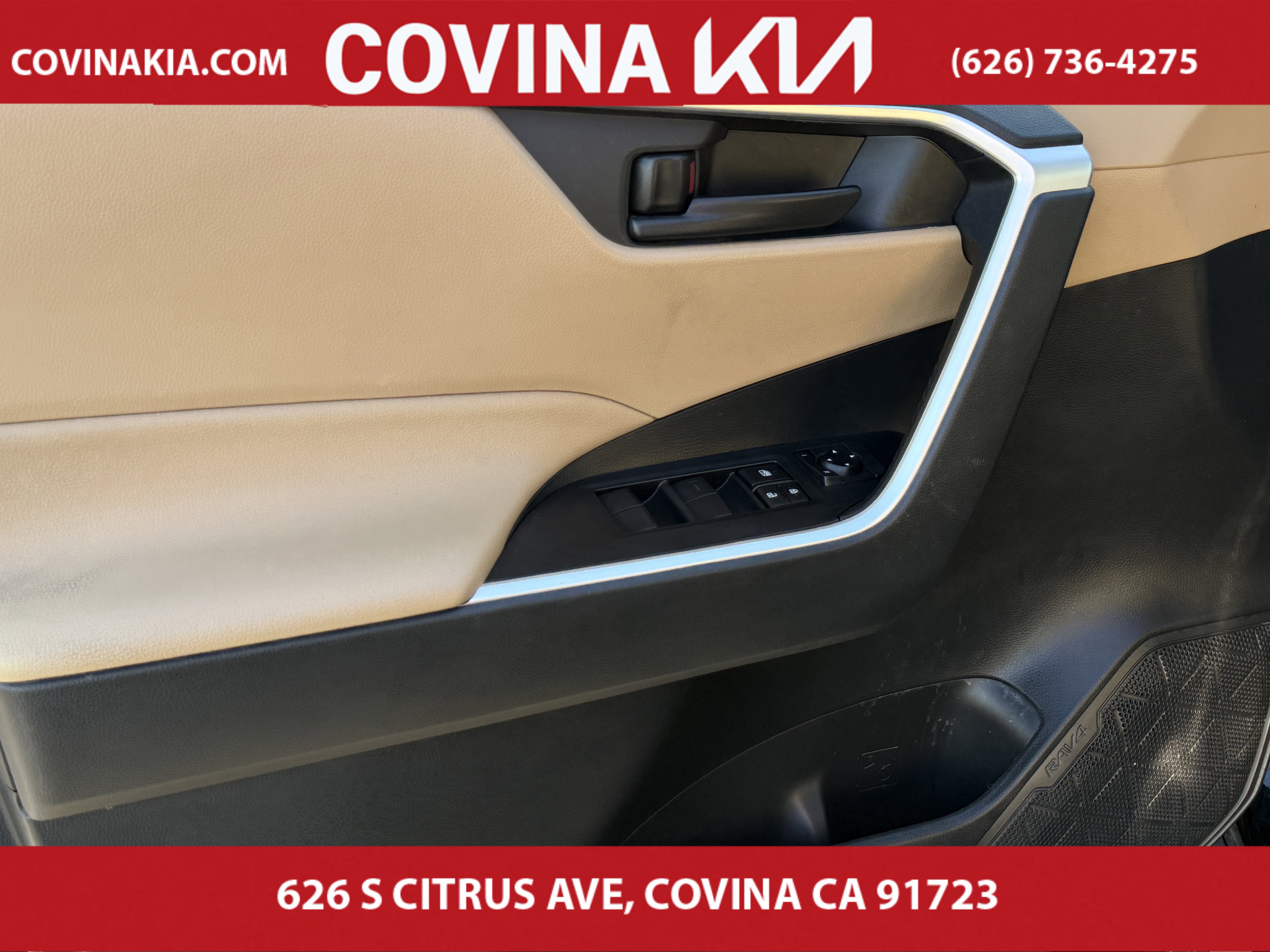 Used 2022 Toyota RAV4 LE image 12