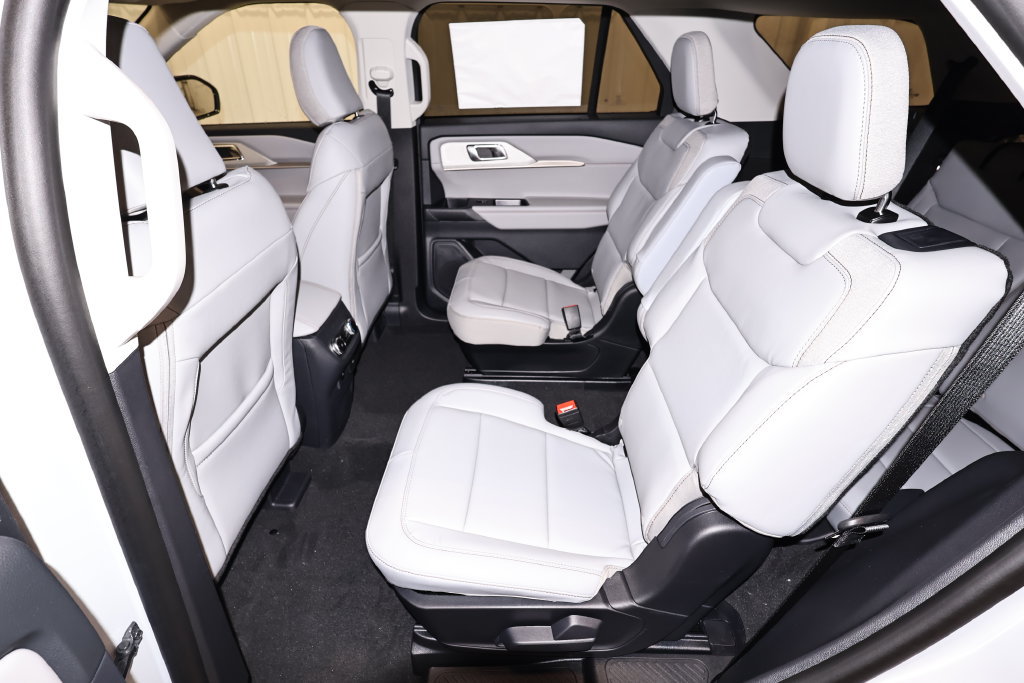 New 2026 Ford Explorer Active w/ Active Comfort Package AWD/4WD image 14