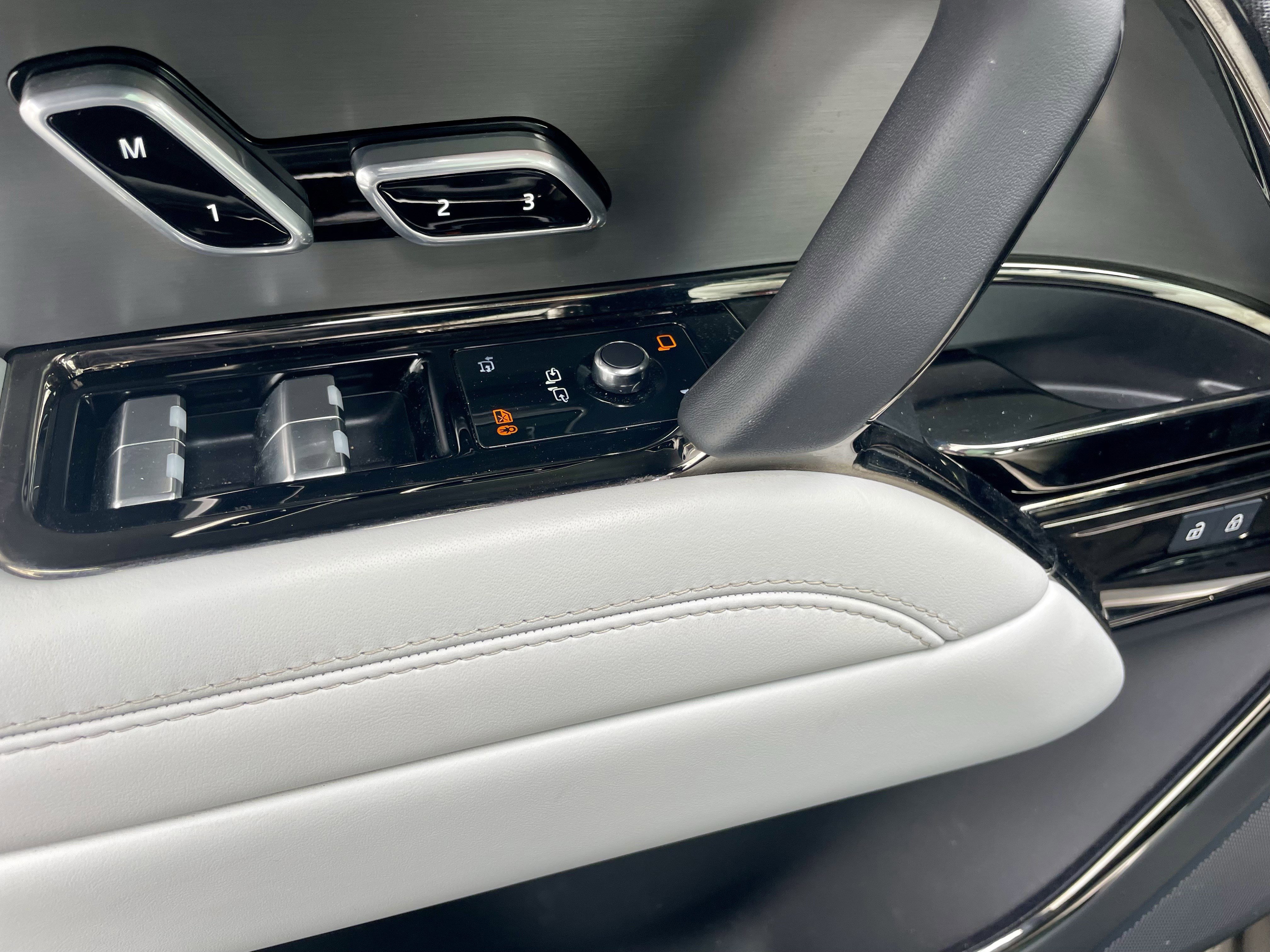 Certified 2024 Land Rover Range Rover Sport SE image 11