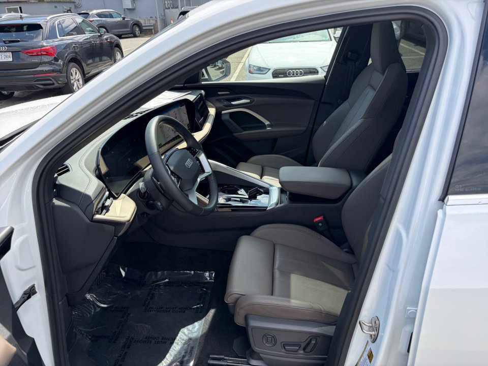 Used 2025 Audi Q5 Prestige image 30
