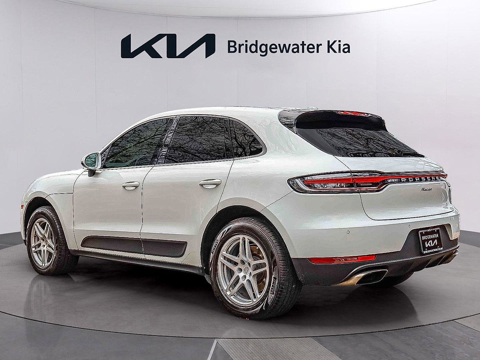 Used 2021 Porsche Macan image 4
