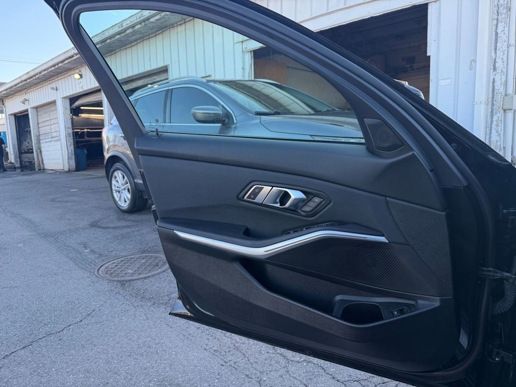 Used 2021 BMW 330i xDrive Sedan w/ Convenience Package image 19