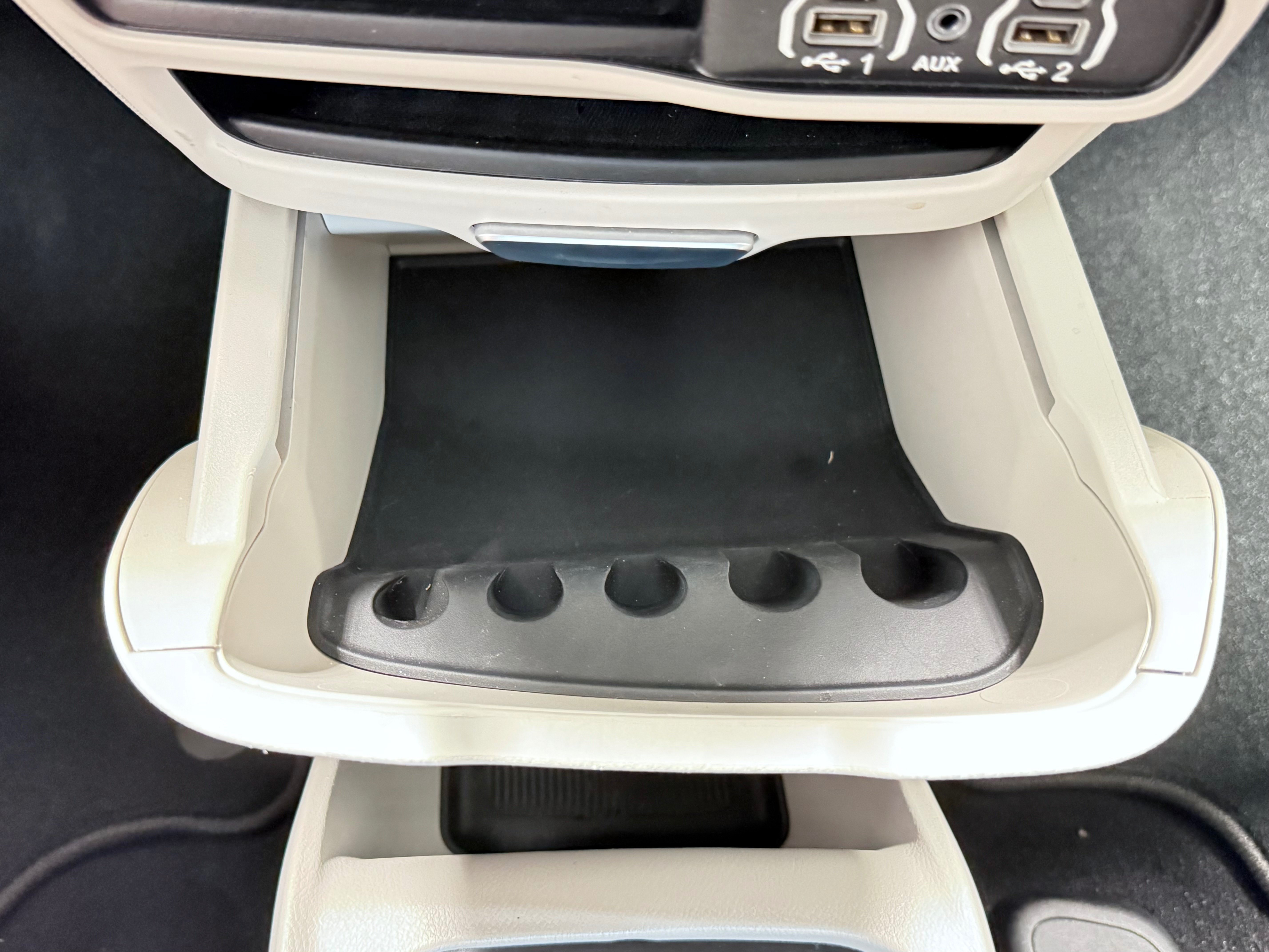 Certified 2023 Chrysler Voyager LX FWD image 29