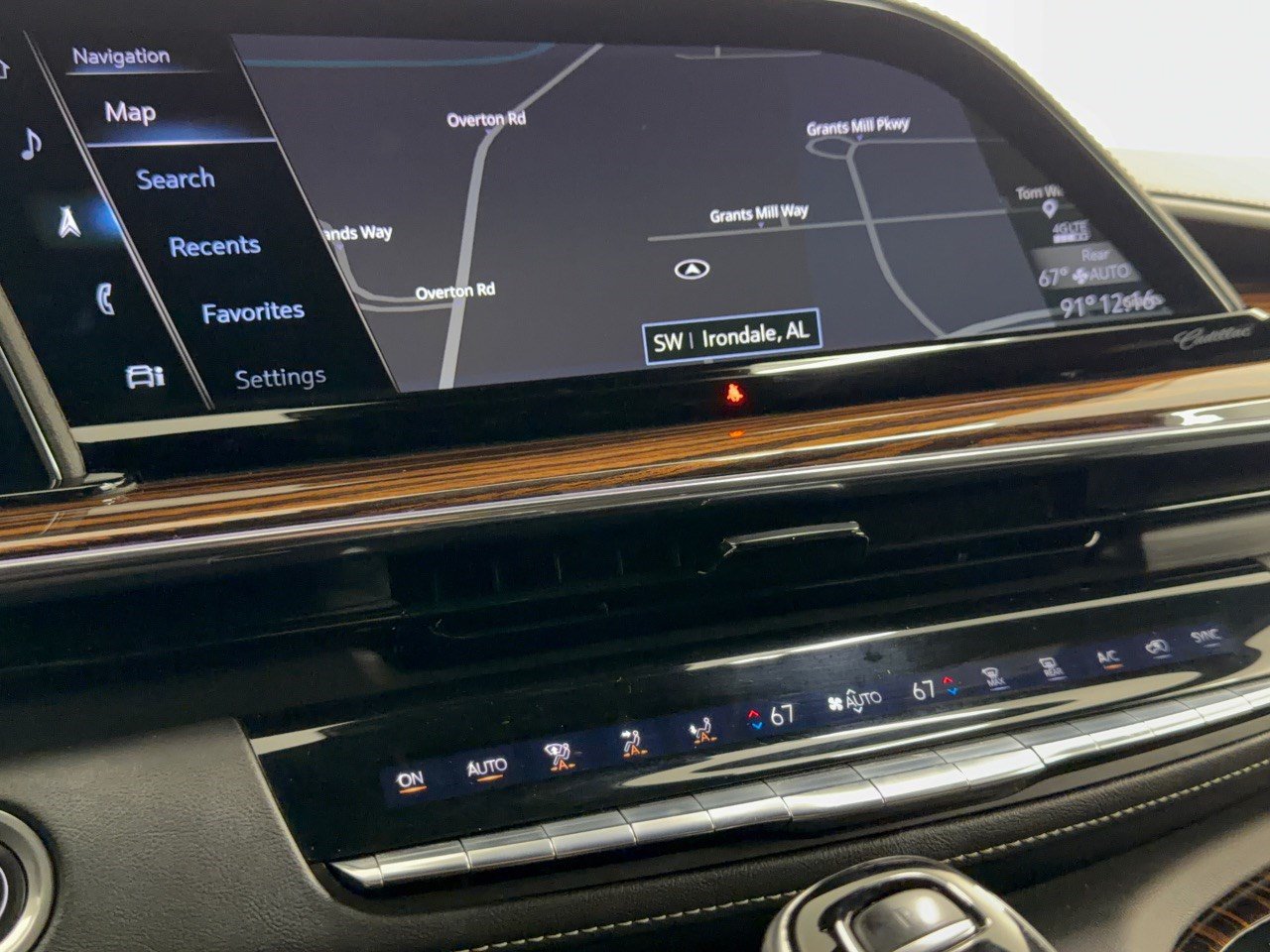 Used 2022 Cadillac Escalade Luxury AWD/4WD image 23