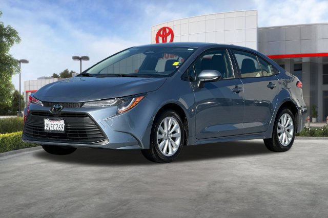 Used 2026 Toyota Corolla LE w/ LE Premium Package FWD image 10
